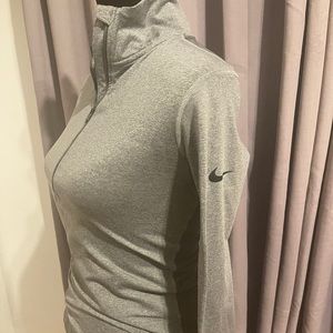 WOMEN NIKE DRI-FIT SWEATER